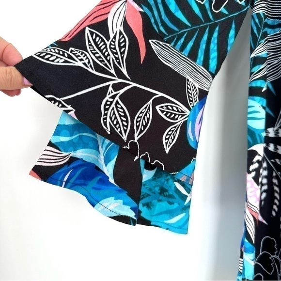 Venus top, raglan with 3/4 length bell sleeves, elasticized neckline, tropical - Picture 5 of 12